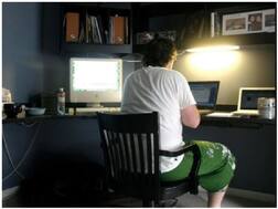 Work From Home करताना वारंवार लॅपटॉप हँग होतोय? 'हे' करून पाहा