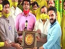 In Pics :   कोरोना काळात उत्तम सामाजिक काम करणाऱ्या दहा मंडळांना एबीपी माझाचा विघ्नहर्ता पुरस्कार