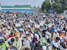 जिवंतपणी न्याय मिळतं नाही मग मृत्यूनंतरच्या 50 लाखाच्या विम्याचा काय उपयोग, संगणक परिचालकांचा शासनाला सवाल