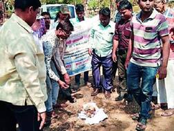 उच्च शिक्षित बेरोजगारांचं राज्यव्यापी डिग्री जलाओ आंदोलन, शिक्षकदिनी भक्षक दिन साजरा!