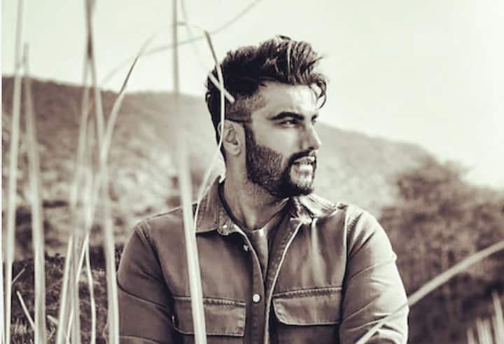 बॉलिवूड अभिनेते अर्जुन कपूरचा कोरोना रिपोर्ट पॉझिटिव्ह आला आहे. इंस्टाग्रामवर पोस्ट लिहीत अर्जुनने ही माहिती दिली.