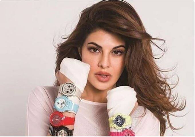Jacqueline Farnandez : बॉलिवूडची प्रसिद्ध अभिनेत्री जॅकलीन फर्नांडिसचा जन्म श्रीलंकेत झाला होता. जॅकलीनने 2009मध्ये बॉलिवूड चित्रपट 'अलादीन'मधून डेब्यू केला होता. 