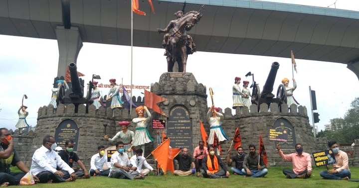 n agitation of Maratha Kranti Morcha at 20 places in Mumbai today for Maratha reservation मराठा आरक्षणासाठी मुंबईत 20 ठिकाणी मराठा क्रांती मोर्चाचं ठिय्या आंदोलन