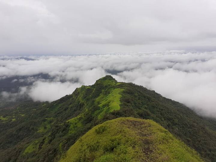 कोरोनामुळे पर्यटन स्थळ बंद असल्याने हा निसर्गाचा अविष्कार पर्यटकांना अनुभवता येत नसल्याची खंत पर्यटकांना आहे. 