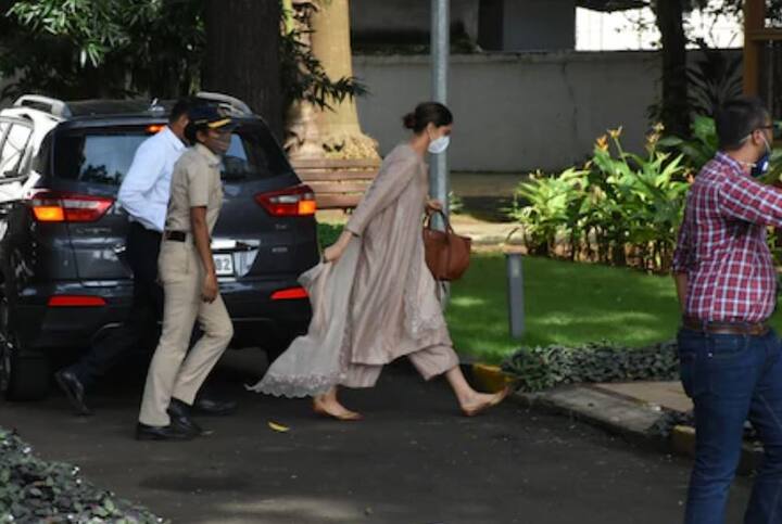 दीपिकाला काय प्रश्न विचारले जाणार? याकडं सर्वांचं लक्ष आहे