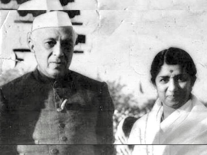 लता मंगेशकर अर्थात लतादिदींनी आपल्या जादुई आवाजाच्या जोरावर 'गानकोकिळा' अशी बिरुदावली आपल्या नावासमोर मिळवली.