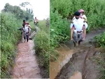 भर पावसात आजारी आजीला पाठीवर घेऊन नातू तीन किमी पळाला!