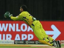 IPL 2020 : धोनीचा सुपरकॅच; फिटनेसबाबत प्रश्न विचारणाऱ्यांना उत्तर