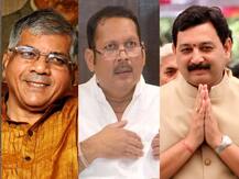 'एक राजा तर बिनडोक तर दुसऱ्यांचा आरक्षणापेक्षा इतर गोष्टींवरच भर', प्रकाश आंबेडकरांची जहरी टीका