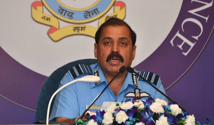 IAF chief Bhadauria commends Air Force for quick response on Ladakh Standoff लडाखच्या तणावादरम्यान शीघ्र प्रतिसाद दिल्याबद्दल हवाई दल प्रमुखांनी केली हवाई योद्धांची प्रशंसा