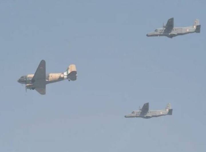 या कार्यक्रमात हवाई दलाचे एअर चीफ मार्शल राकेश कुमार सिंह भदोरिया यांनीही प्रथमच हवाई दलाचे प्रमुख म्हणून परेडची सलामी घेतली.