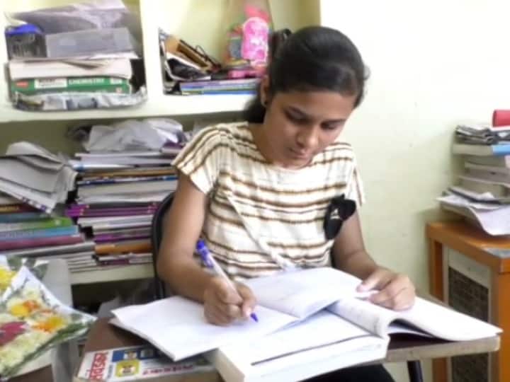 परभणीच्या अंकिता मानेचं भन्नाट यश, घरी राहून अभ्यास करत मिळवला आयआयटीत प्रवेश Maharashtra Parbhani Ankita Mane got success in IIT by studying at home परभणीच्या अंकिता मानेचं भन्नाट यश, घरी राहून अभ्यास करत मिळवला आयआयटीत प्रवेश