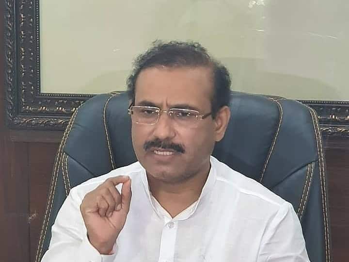 Corona vaccination should be paid by central government, Rajesh Tope demanded कोरोना लसीकरणासाठी लागणारा खर्च केंद्राने करावा, राजेश टोपेंची मागणी