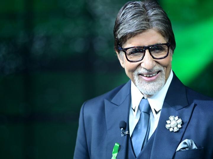 भारतीय सिनेसृष्टीतील महानायक अशी ओळख असलेल्या बिग बी अमिताभ बच्चन यांचा आज वाढदिवस.