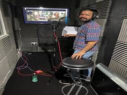 सुव्रत जोशीनं घेतला डबिंगचा क्रेझी अनुभव, 'गोष्ट एका पैठणीची'चं लंडनमध्ये डबिंग!