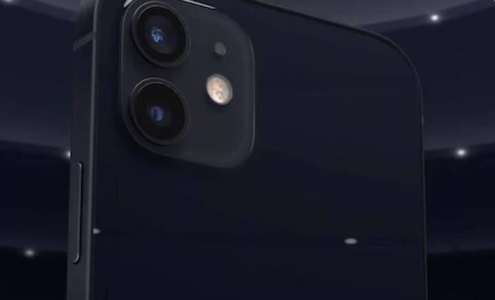  टिम कुक यांनी आयफोन 12 सर्वात पॉवरफुल स्मार्टफोन असल्यां म्हटलं आहे. आयफोन 12 च्या सर्व मॉडेल्सना 5 जी सपोर्ट मिळणार आहे. अॅपलने 5 जीसाठी अमेरिकेत वेरिजॉनबरोबर भागीदारी केली आहे. आयफोन 12 मध्ये दोन रियर कॅमेरे आणि अॅल्युमिनियम ग्लास डिझाइन आहे.