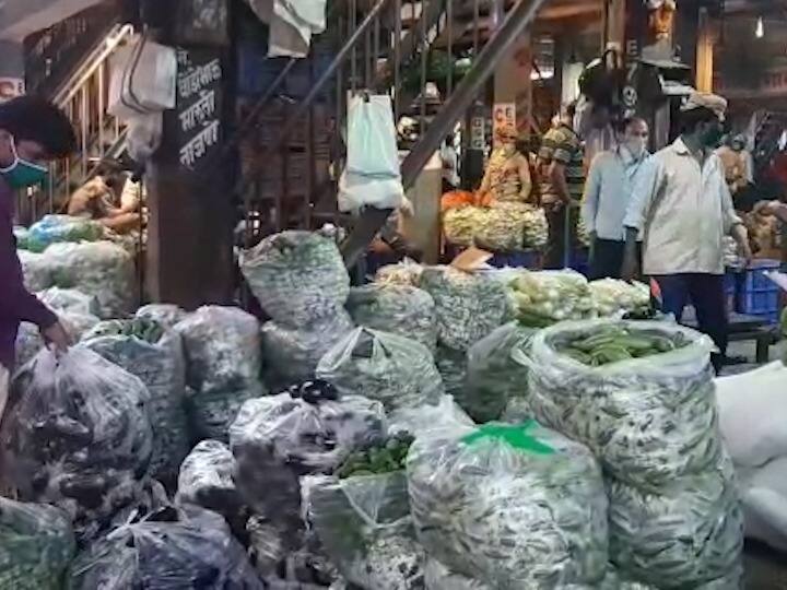 Navi Mumbai - Vegetable prices unlikely to go down in next month मुसळधार पावसाचा फटका भाजीपाल्याला, पुढील महिन्यातही दर चढेच राहणार