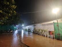 Pune Rain : पुण्यात पावसाची उसंत, अनेक घरांमध्ये पाणी शिरल्याने नुकसान, नागरिकांनी रात्र काढली जागून