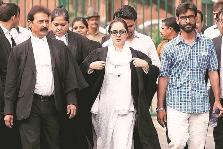 #Arrest_Deepika_Rajawat | वकील दीपिका राजावत यांच्या अटकेची मागणी का होतेय?