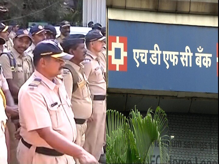Salaries of Mumbai Police will now be deposited into HDFC bank कोट्यवधीच्या विम्यासह भरघोस ऑफर, मुंबई पोलिसांचे पगार आता HDFC बँकेत जमा होणार!