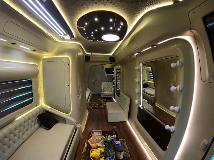 पर्यटकांना कोणतीही अडचण येऊ नये याकरता एमटीडीसीसोबत टायअप करण्यात आलं आहे.