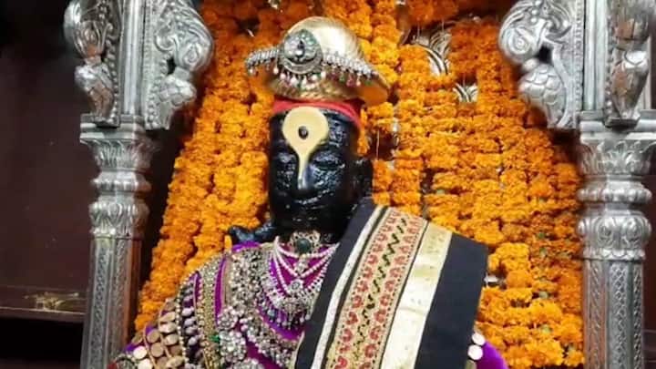 दसरा हा साडेतीन मुहूर्तातील एक समजला जातो.