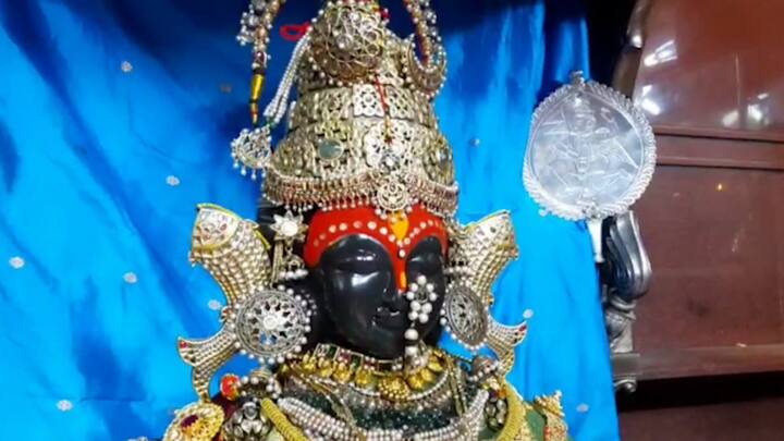 सध्या कोरोनामुळे विठ्ठल मंदिर 17 मार्चपासून बंदच असले तरी मंदिर समितीच्या वतीने मंदिरातील सर्व परंपरा आणि सण उत्सव साजरे केले जात आहेत.
