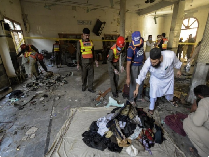 Pakistan Bomb blast many dead and many injured in a blast near a seminary in peshawar पाकिस्तानमध्ये मदरशात बॉम्बस्फोट; 5 मुलांचा मृत्यू, तर 70 जण गंभीर जखमी