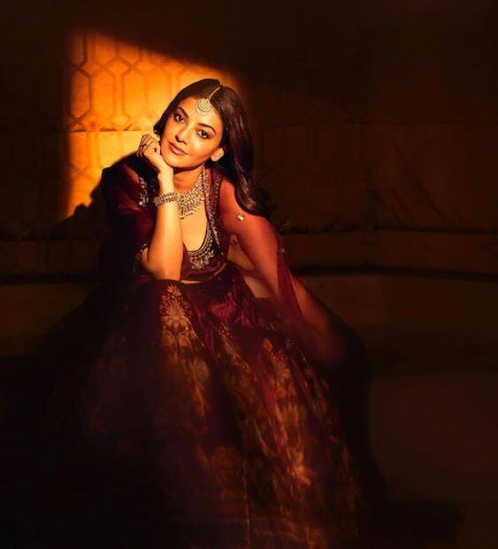 2007 मध्ये ती आपला पहिला तेलगू चित्रपट 'लक्ष्मी कल्याणम' मधून दिसून आली होती. परंतु, याचवर्षी रिलीज झालेला चित्रपट 'चंदामामा'मधून तिला खरी ओळख मिळाली होती.