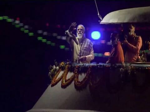 सर्व देशवासियांना देव दिवाळीच्या शुभेच्छा यावेळी मोदींनी दिल्या.