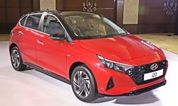 New Hyundai i20 first look review: पाहता क्षणी पसंतीस पडेल नवीन Hyundai i20, काय आहेत वैशिष्ट्ये?