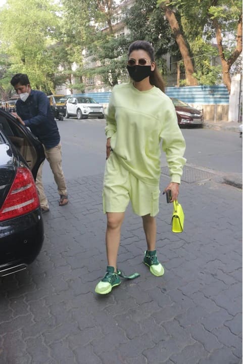 तिचा स्पोर्टी लूक झकास दिसत आहे.