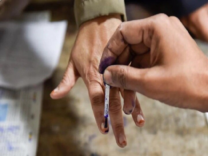 Bihar Elections 2020 despite coronavirus pandemic bihar polls turnout higher than 2015 Bihar Elections : कोरोना संकटातही बिहारमध्ये भरघोस मतदान; 2015 पेक्षा जास्त मतदात्यांनी यंदा बजावला मताधिकार