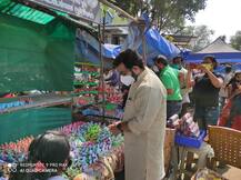 मुलांचा हट्ट पुरवण्यासाठी खासदार अमोल कोल्हेंनी खरेदी केले मातीचे मावळे