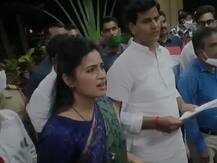 'मातोश्री'वर आंदोलनाला निघालेले राणा दाम्पत्य पोलिसांच्या ताब्यात; मुख्यमंत्र्यांना आमची भीती वाटते का? नवनीत राणांचा सवाल