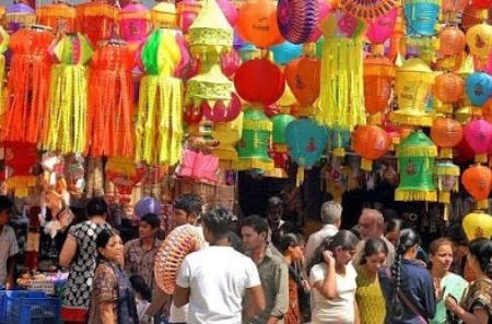 Sale of record 72,000 crore on Diwali season यंदाच्या दिवाळीत 72 हजार कोटींपेक्षा जास्त विक्री, चीनचं मोठं नुकसान