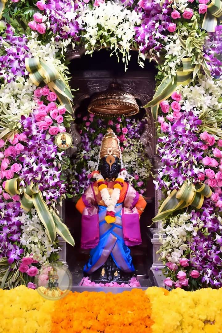  यामुळे विठ्ठल रुक्णिणीचे रुप साजिरे गोजिरे रुप अधिकच खुलून आले आहे.