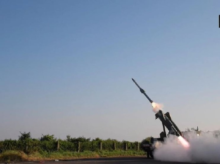 two quick reaction surface to air missile air defence system successfully testfired by drdo Latest Update  जमिनीवरून हवेत मारा करणाऱ्या क्यूआरएसएएम प्रणालीची दुसरी यशस्वी उड्डाण चाचणी
