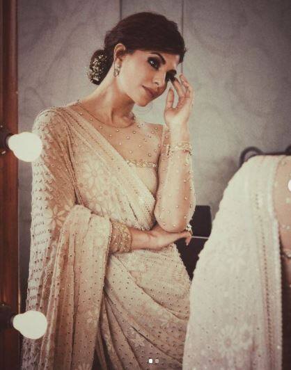 छोट्या गेट टू गेदर किंवा पार्टीसाठी जॅकलीनचा हा लूक तुम्ही कॉपी करू शकता. 