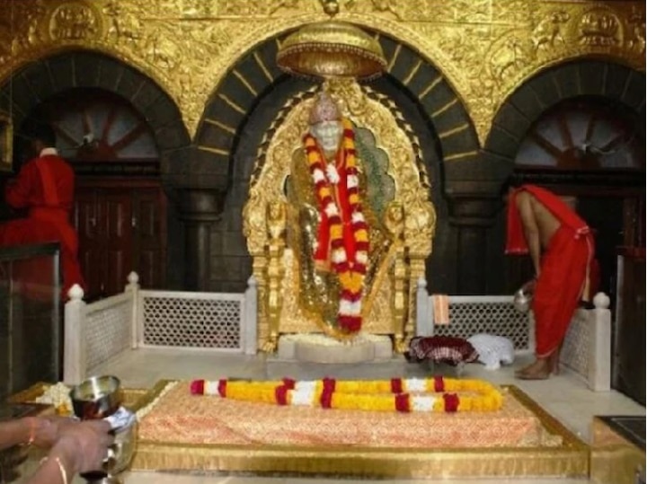 Donation of 3 crore 90 lakhs including gold and silver in 9 days at Shirdi sai baba साईंच्या चरणी  9 दिवसात सोन्या-चांदीसह 3 कोटी 90 लाखांचं दान