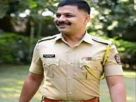 सव्वा वर्षात 130 गुंडांना तुरुंगात धाडणाऱ्या पोलीस अधिकाऱ्याविरोधात राष्ट्रवादीच्या नेत्याचं आंदोलन सव्वा वर्षात 130 गुंडांना तुरुंगात धाडणाऱ्या पोलीस अधिकाऱ्याविरोधात राष्ट्रवादीच्या नेत्याचं आंदोलन