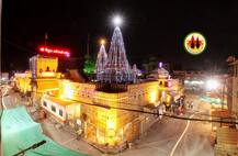 कार्तिकी यात्रेनिमित्त विठ्ठल मंदिराला आकर्षक रोषणाई; सप्तरंगी उजेडात उजळला मंदिर परिसर