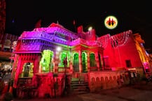 कार्तिकी यात्रेनिमित्त विठ्ठल मंदिराला आकर्षक रोषणाई; सप्तरंगी उजेडात उजळला मंदिर परिसर