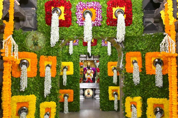 यानंतर तीन वाजून पंधरा मिनिटापर्यंत उपमुख्यमंत्री व मानाचा वारकरी यांचा सत्कार मंदिर समितीच्या वतीने केला जाणार आहे.