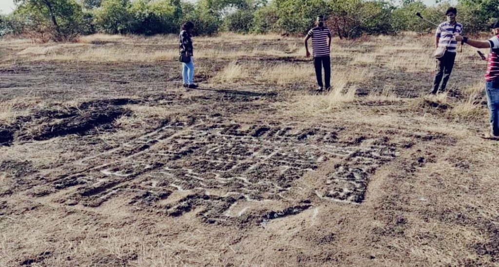 तळकोकणात आदिमानवाच्या पाऊलखुणा, देवगडमधील साळशी गावात कोरीव कातळशिल्प