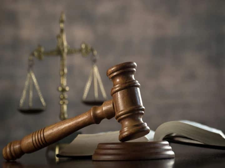 आपल्या पसंतीनं लग्न करणं हा मूलभूत अधिकार, कर्नाटक उच्च न्यायालयाचा महत्वपूर्ण निकाल Karnataka High Court said right to choose your partner of choice is Fundamental Right आपल्या पसंतीनं लग्न करणं हा मूलभूत अधिकार, कर्नाटक उच्च न्यायालयाचा महत्वपूर्ण निकाल