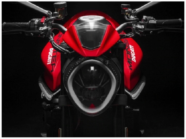 Auto news Ducati 2021 monster to be launched in india next year  Ducati Monster | डुकाटी 2021 मॉन्स्टर पुढच्या वर्षी भारतात होणार लॉन्च; काय असणार किंमत?