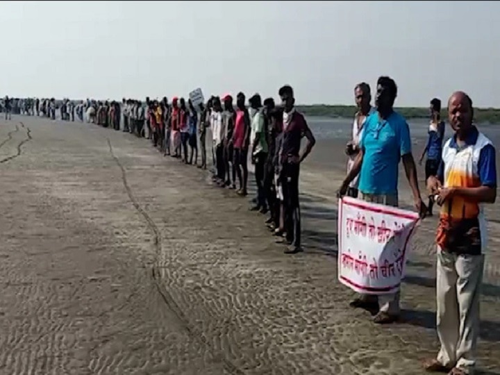 Fishermen protest against Palghar Wadhwan port पालघरच्या वाढवण बंदराला मच्छिमारांचा विरोध, 15 डिसेंबरला मुंबई ते झाईपर्यंतच्या कोळीवाड्यांची बंदची हाक