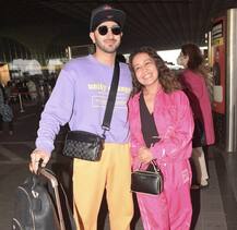 NehuPreet | नेहा कक्कर- रोहनप्रीत सिंहच्या जीवनात नव्या पाहुण्याची चाहूल; नवऱ्यासोबत स्पॉट झाली एअरपोर्टवर