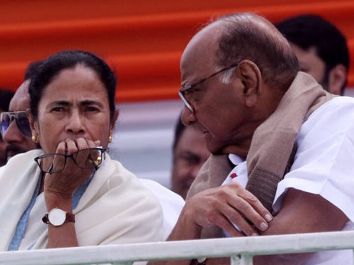 Sharad Pawar to visit West Bengal for talks with  Mamata Banerjee शरद पवार मुख्यमंत्री ममता बॅनर्जी यांच्यासोबत चर्चेसाठी पश्चिम बंगालला जाणार : नवाब मलिक